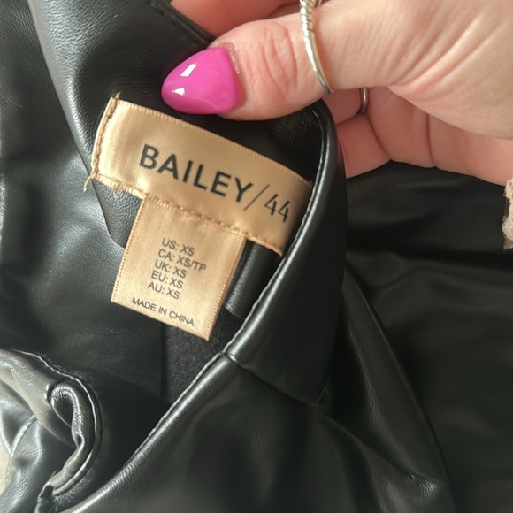 Black leather skirt NEVER WORN - Picture 4 of 5